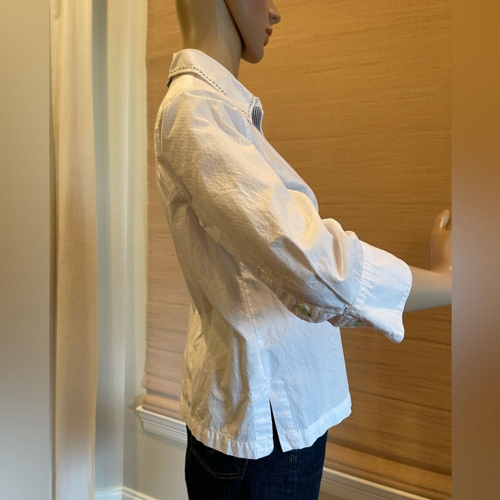 Koret White Button-Up Top with Embroidered Pocket - Picture 4 of 8